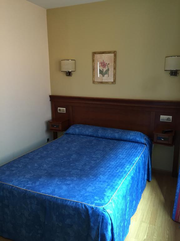 Hostal Tio Pepe II Bembibre  Habitación foto