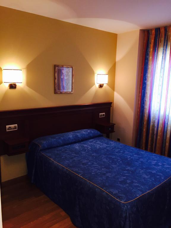 Hostal Tio Pepe II Bembibre  Habitación foto