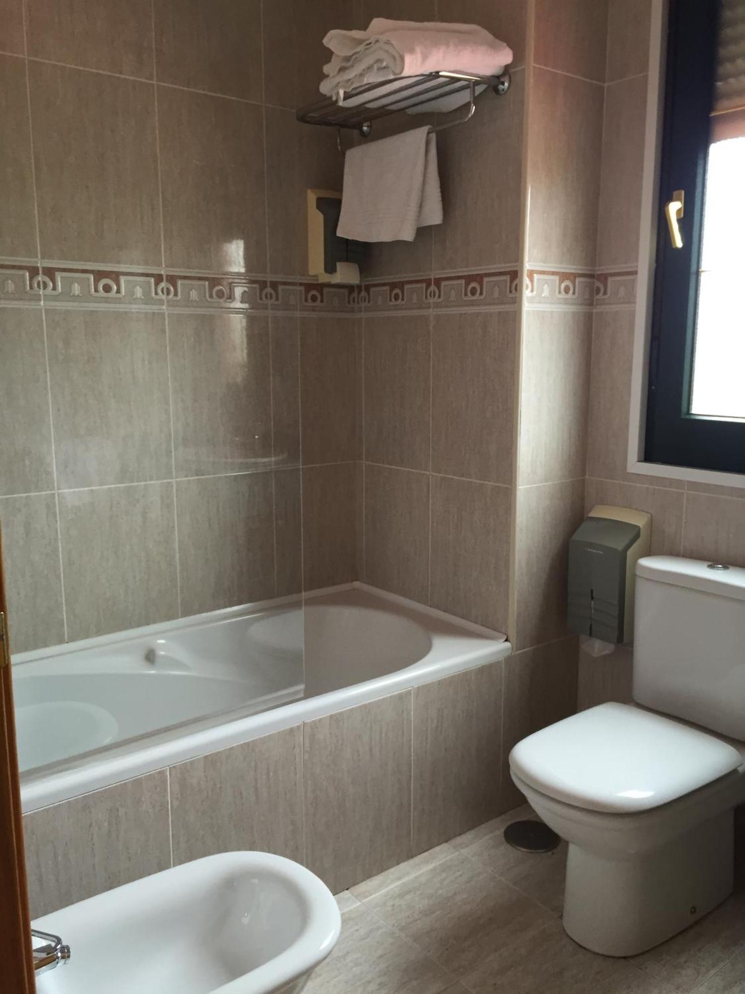 Hostal Tio Pepe II Bembibre  Habitación foto