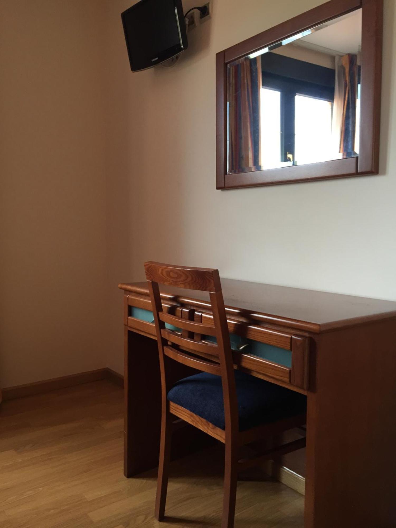 Hostal Tio Pepe II Bembibre  Habitación foto