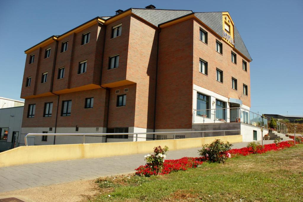 Hostal Tio Pepe II Bembibre  Exterior foto